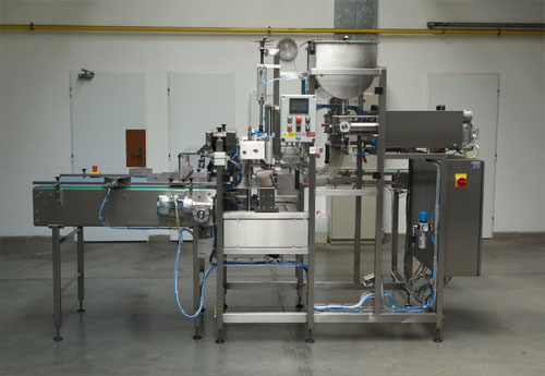 Šestihlavová plnička s modulárním dopravníkem